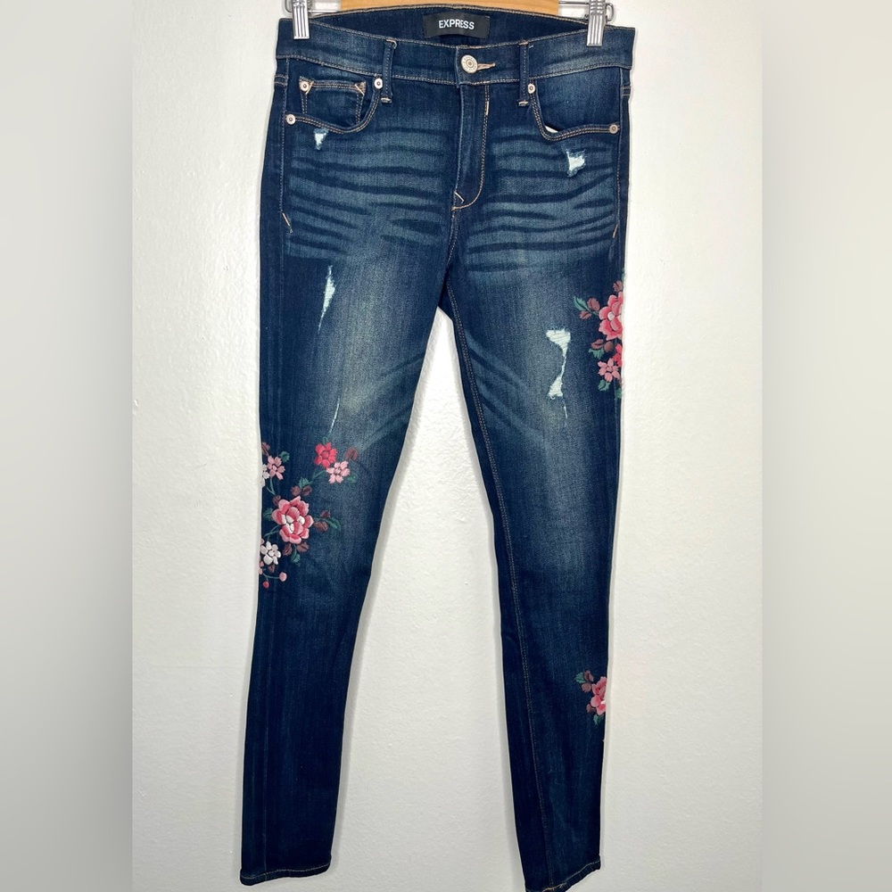 NWOT Express Detailed Jeans